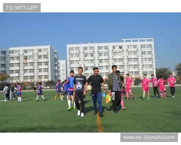 足球比赛开场哨声响起的意义与影响分析